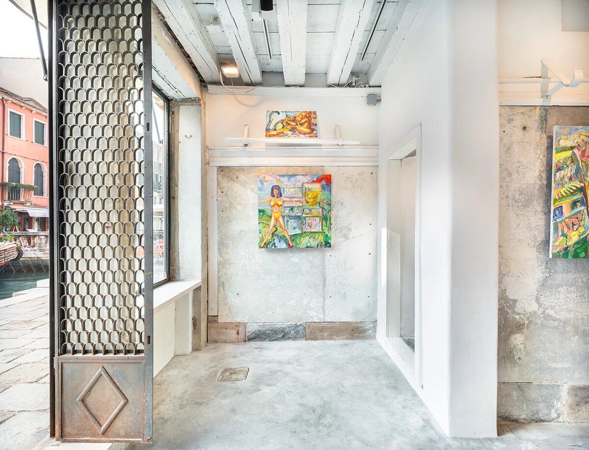 10 & Zero Uno gallery interior with paintings